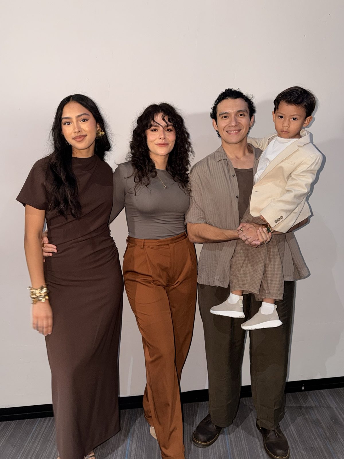 Victor, Diana y sus hijos